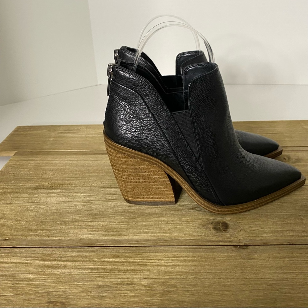 NWOT Vince Camuto Gradina Womens Stacked Heel Black Bootie Size 5 - Picture 2 of 8